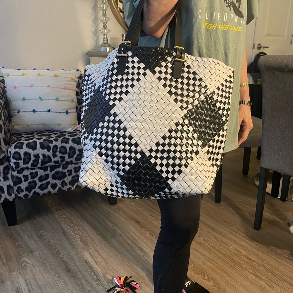 Gorgeous Furla Italian leather tote